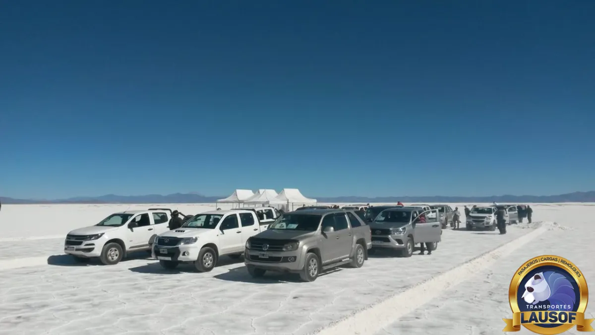 Camioneta 4x4 de Lausof en las Salinas Grandes