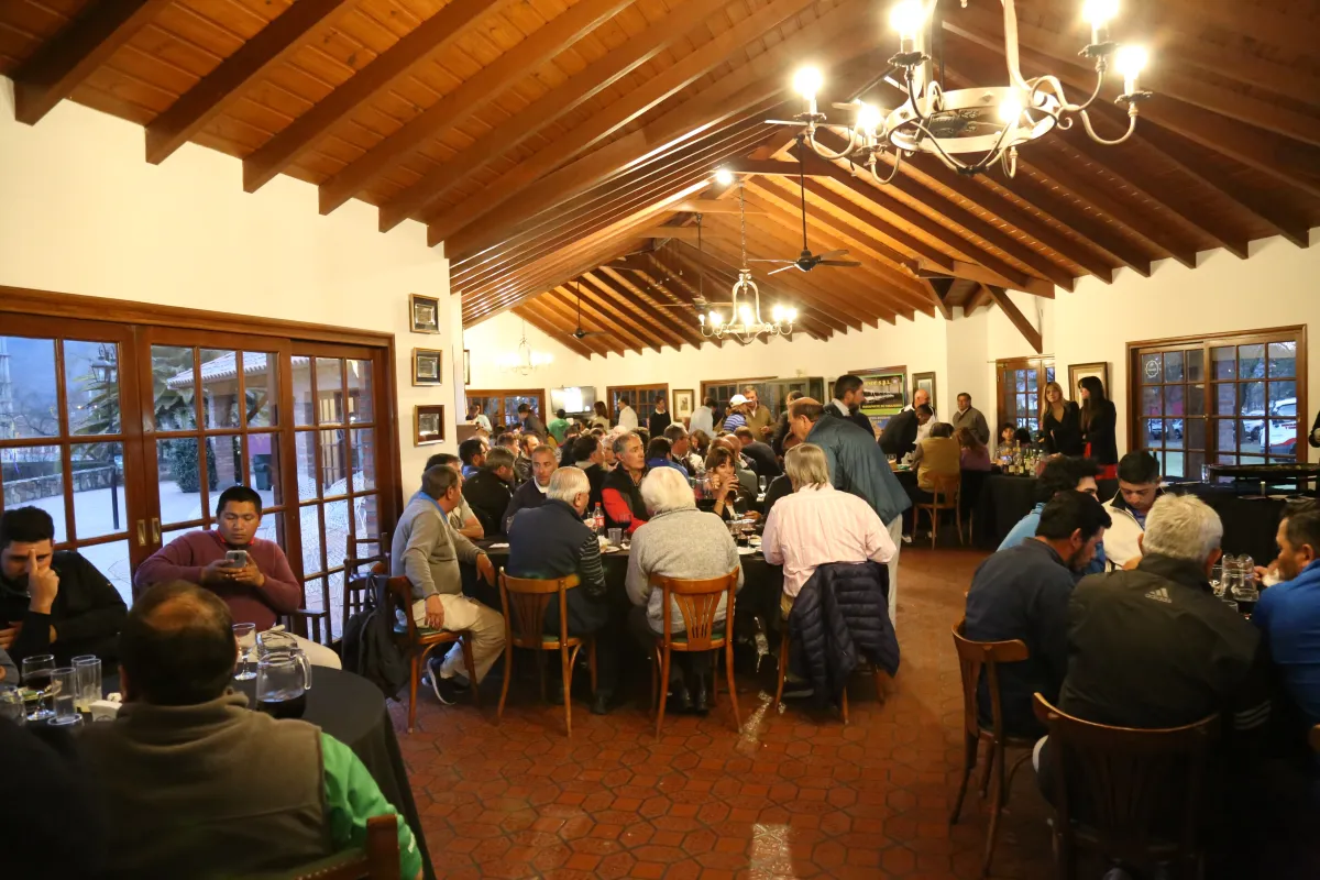 Vista general del salón durante la cena del torneo