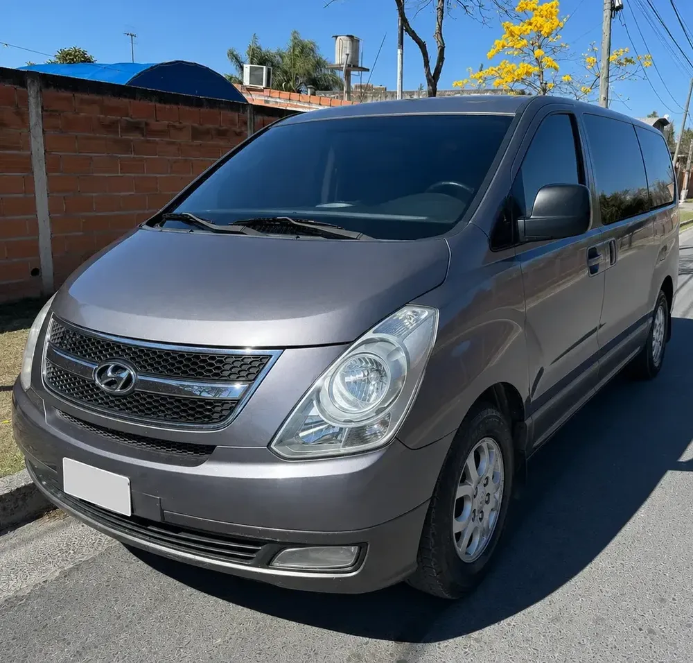 Hyundai H1 2.5 Premium — 12 asientos